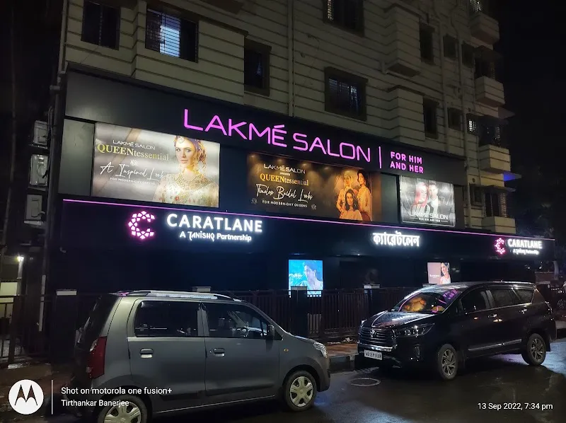 Lakme Salon For Him and Her in BT Road,Kolkata