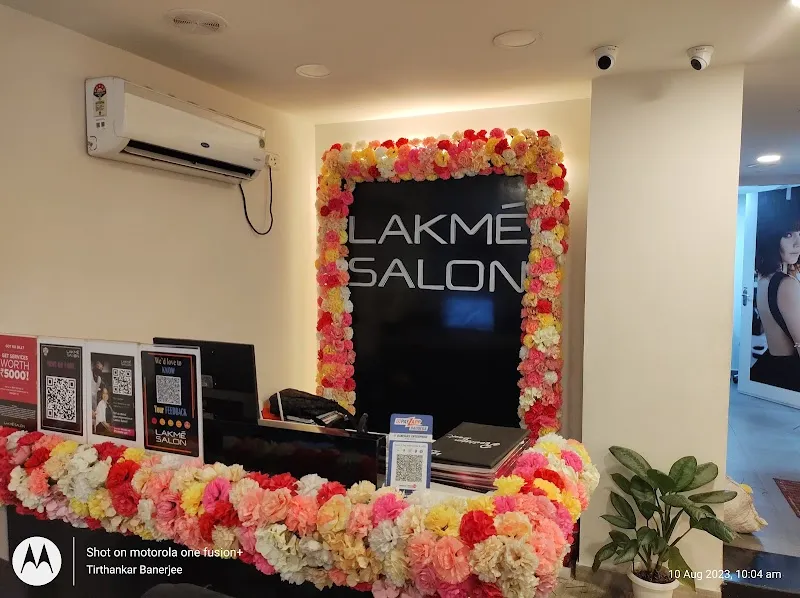 Lakme Salon For Him and Her in BT Road,Kolkata