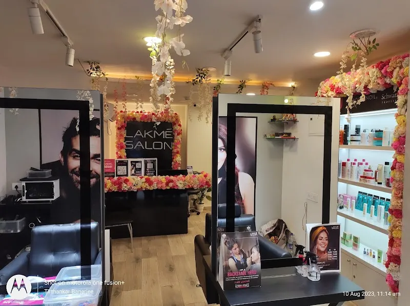 Lakme Salon For Him and Her in BT Road,Kolkata