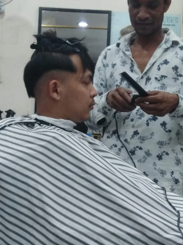 Vm Scissors Unisex Salon