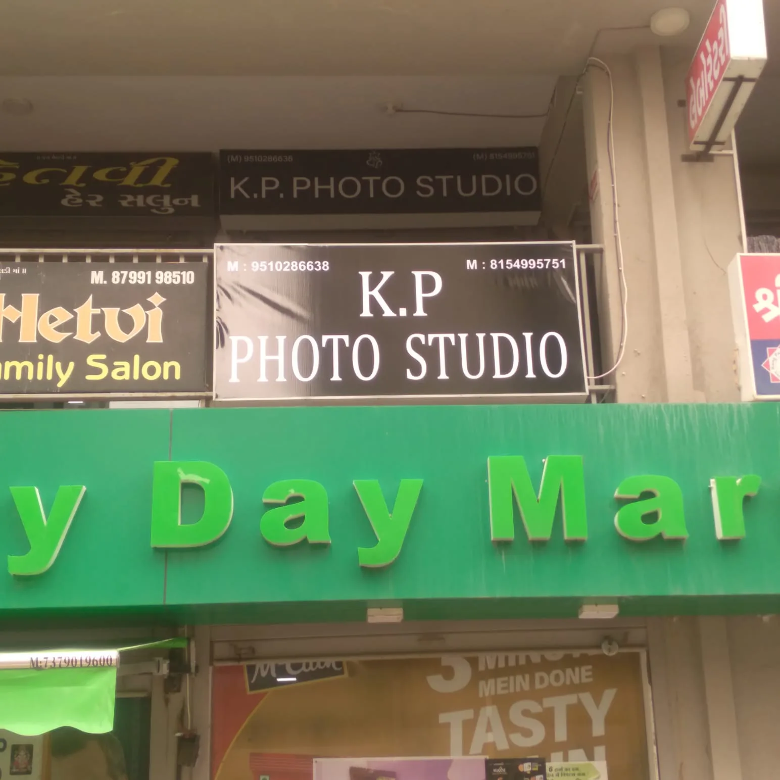 K P Photo Studio