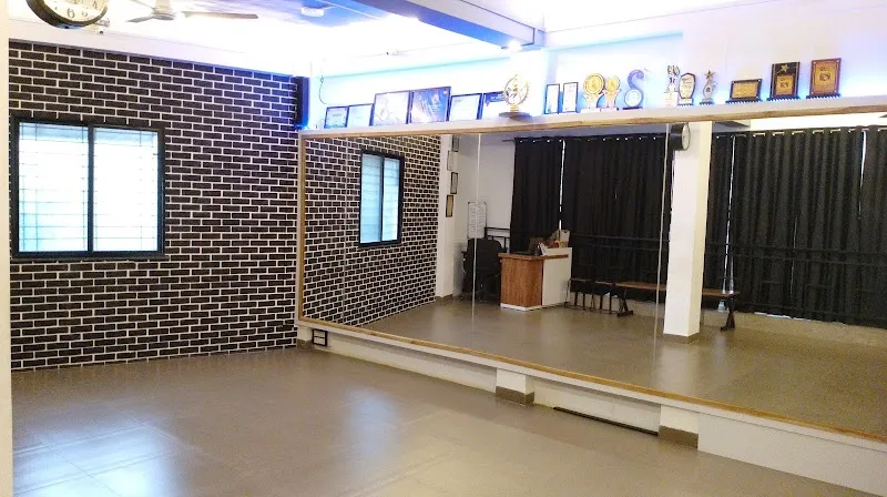 Switch Dance & Arts Inc.