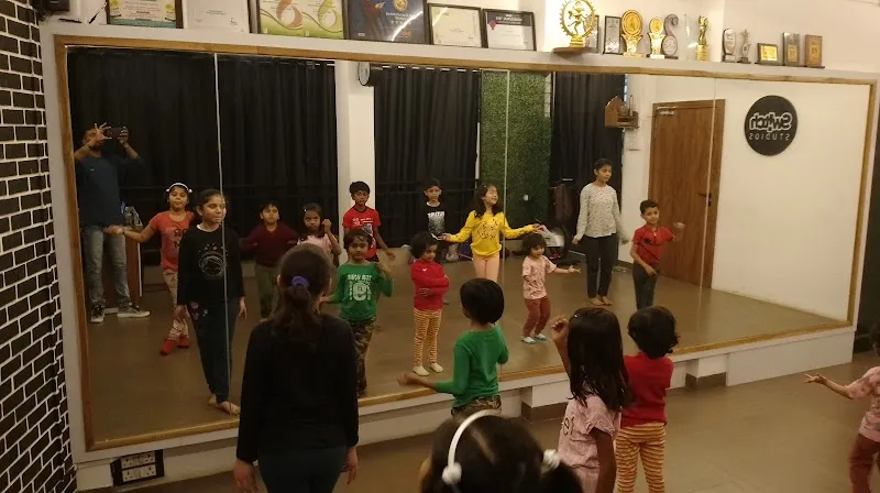Switch Dance & Arts Inc.