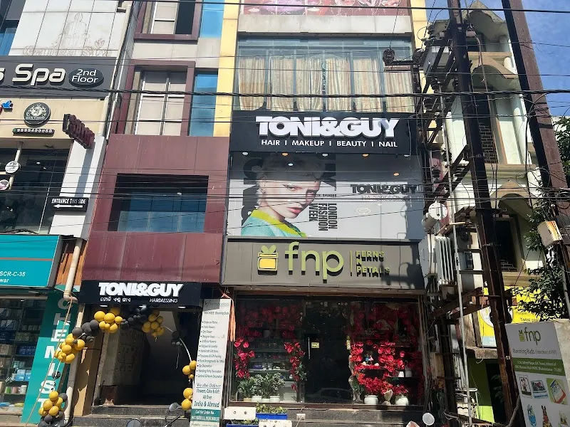 Toni&Guy Hairdressing, maharishi college road Saheed Nagar