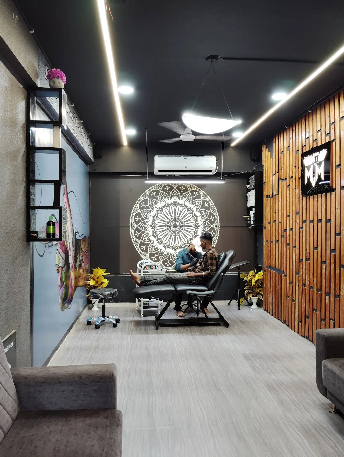 Madness Tattoos Maker - Tattoo Shop in Surat | Tattoo Artist | Tattoo Studio | Tattoo Removal