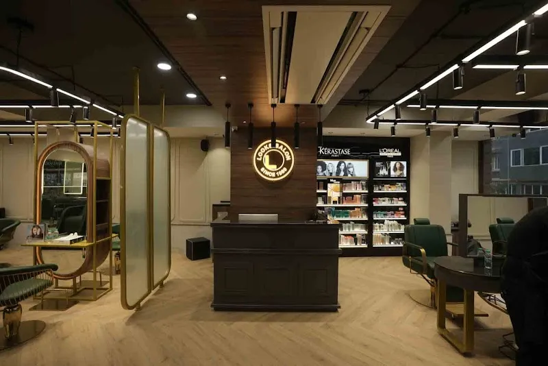 Looks Salon | Harmu