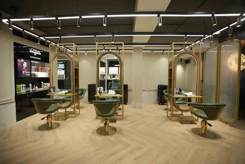 Looks Salon | Harmu