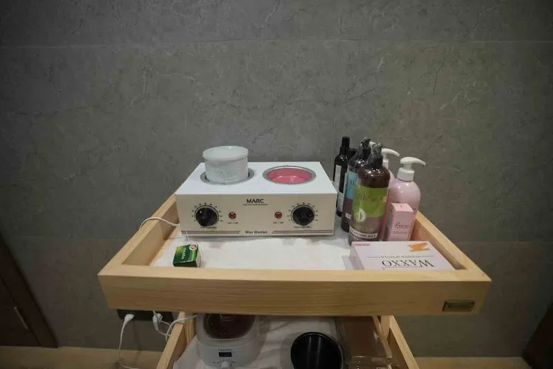 Looks Salon | Harmu