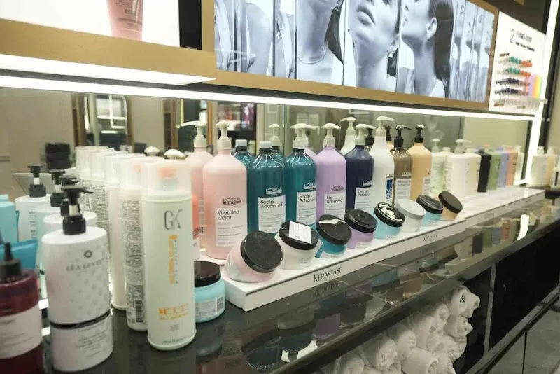 Looks Salon | Harmu