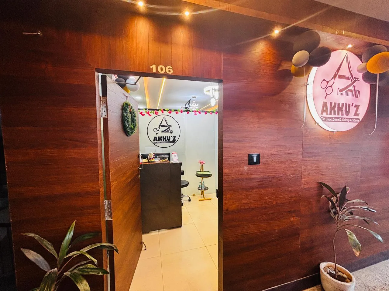 Akku'z The Unisex Salon