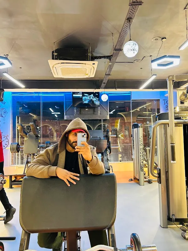 WORKOUT ADDA ELITE THE LUXURY GYM