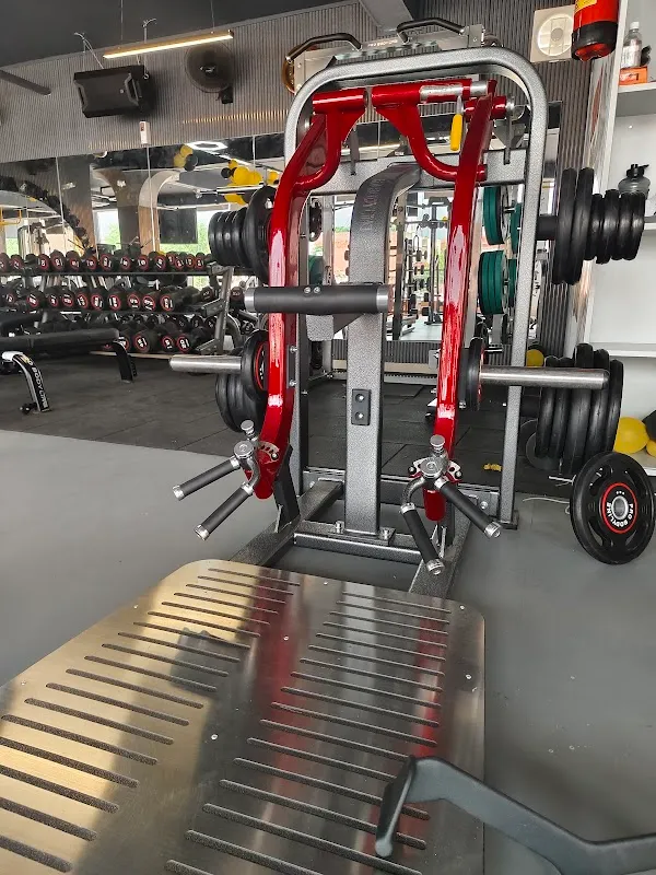 WORKOUT ADDA ELITE THE LUXURY GYM