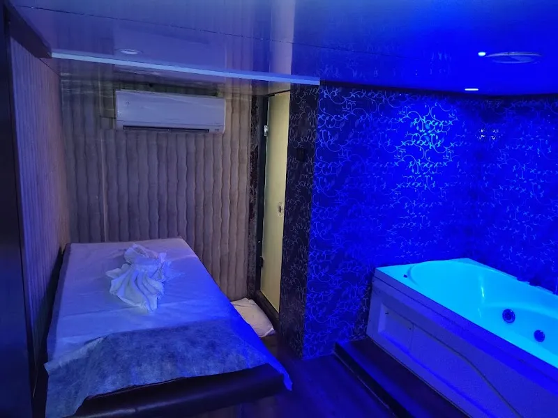 Richy Spa Powai - Bangkok Style Massage
