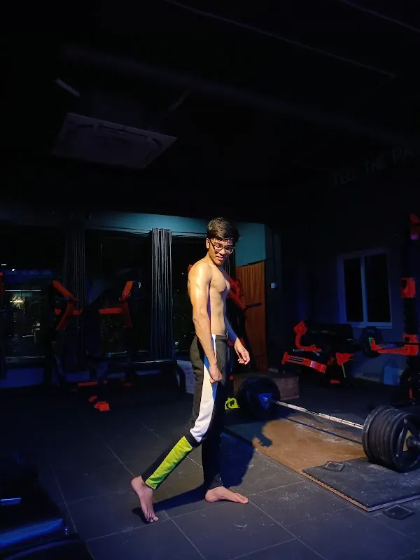 V Tone fitness Unisex Gym