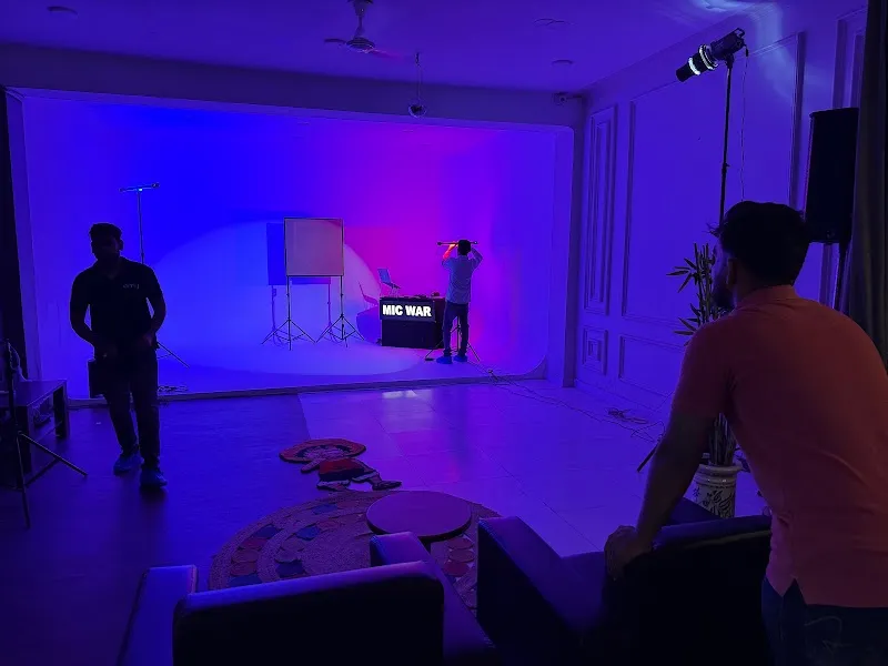 DMG - Studio | Fashion Photography & Videography | Podcast Studio