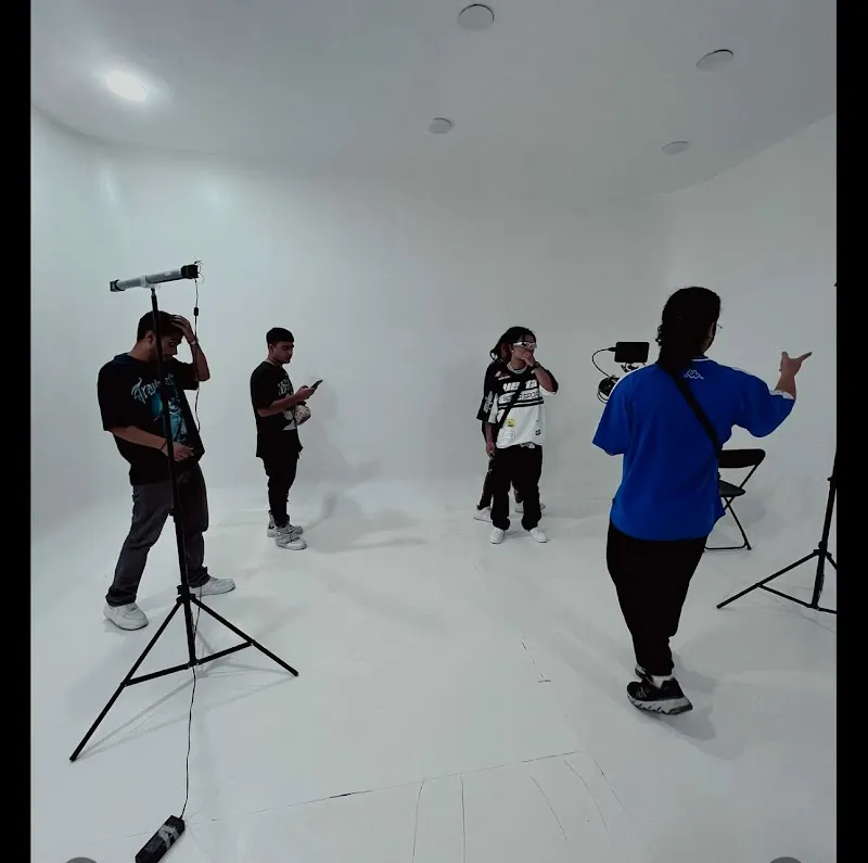DMG - Studio | Fashion Photography & Videography | Podcast Studio