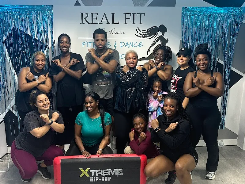 Real Fit by Ravin Studio