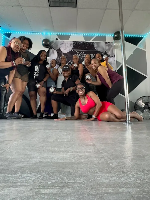 Real Fit by Ravin Studio