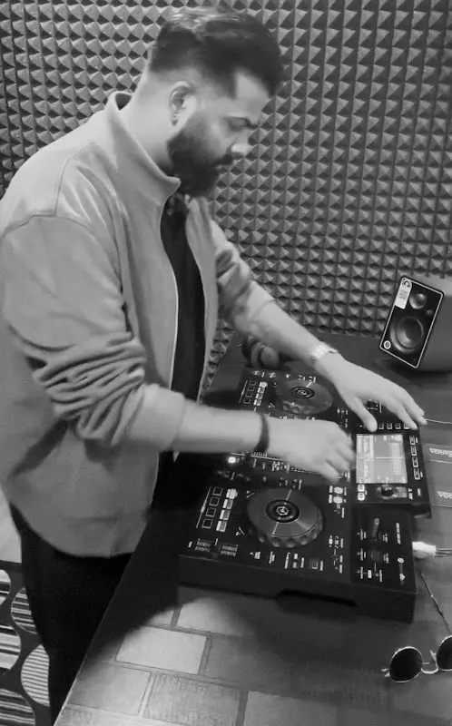 The Swagga Music Studio | Music Production & DJ Academy