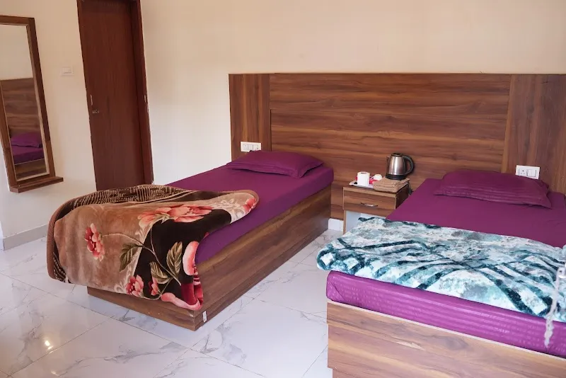 Rishikesh Vinyasa Yoga School - Yoga Teacher Training Rishikesh India