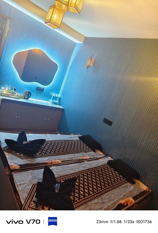 LA WELLA LUXURY SPA || BEST SPA IN MODEL TOWN