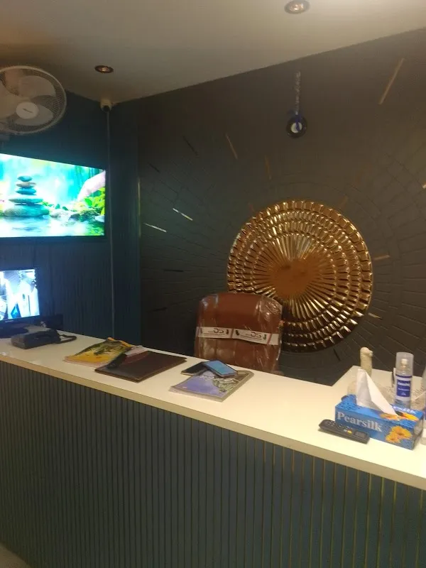 LA WELLA LUXURY SPA || BEST SPA IN MODEL TOWN