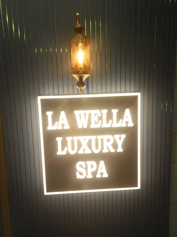 LA WELLA LUXURY SPA || BEST SPA IN MODEL TOWN