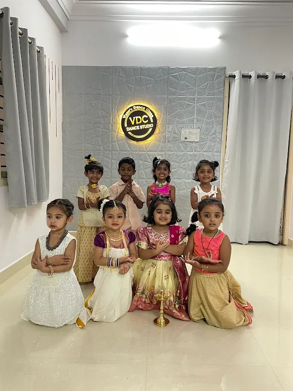 VDC [Vaan’s Dance Class] DANCE STUDIO