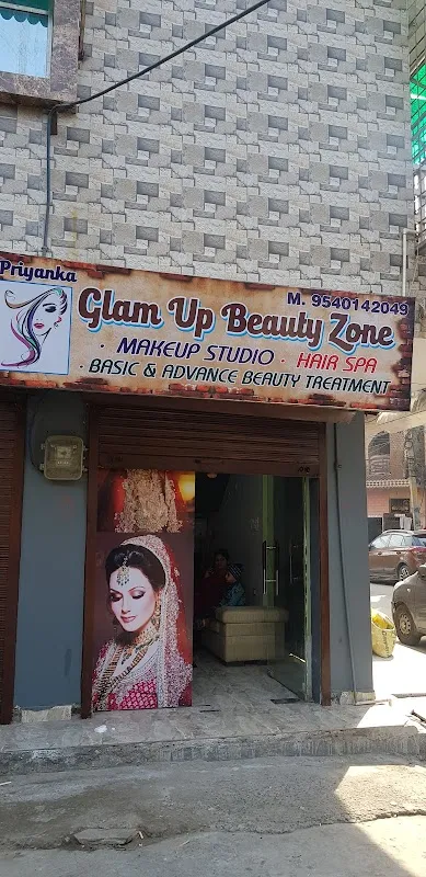 GLAM UP BEAUTY ZONE