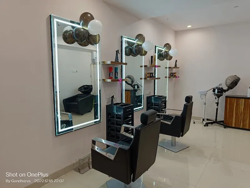 KP'S Unisex Salon - best hairdresser in akola
