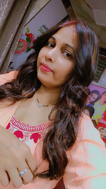 (गोल्डशीन ब्युटी सलून) GOLDSHEEN BEAUTY SALON & ACADEMY