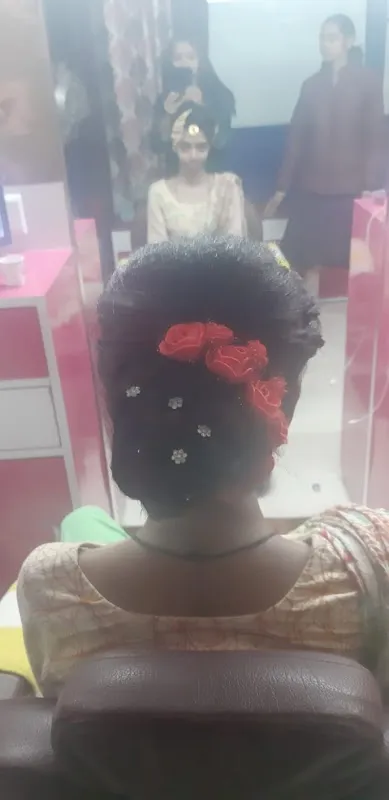 MAYRA MAKEOVER AND ACADEMY
