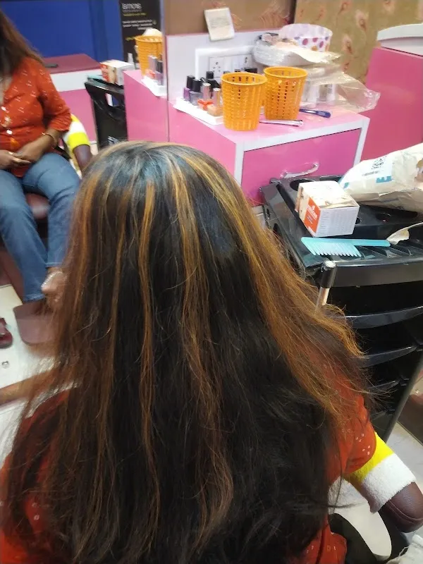 MAYRA MAKEOVER AND ACADEMY