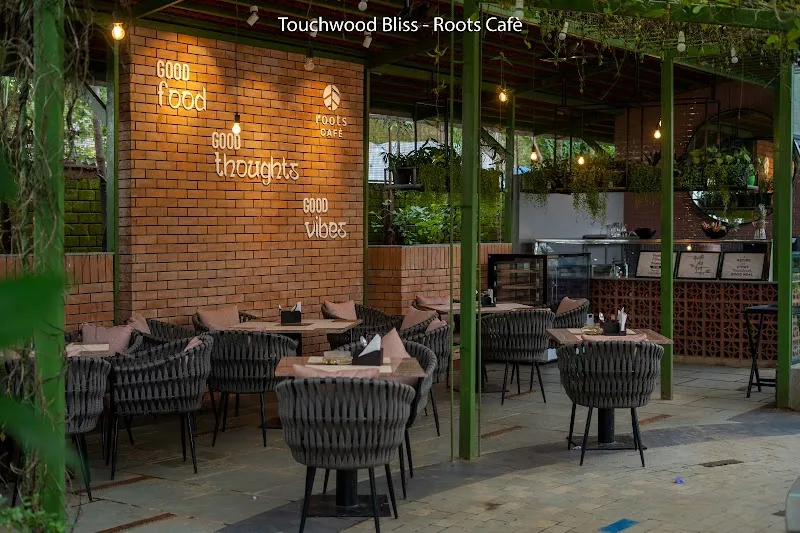 Roots Cafe