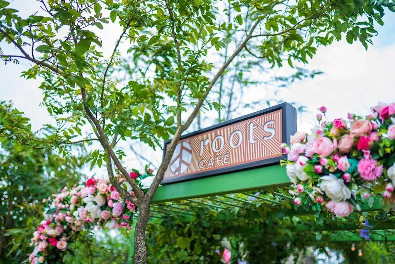 Roots Cafe