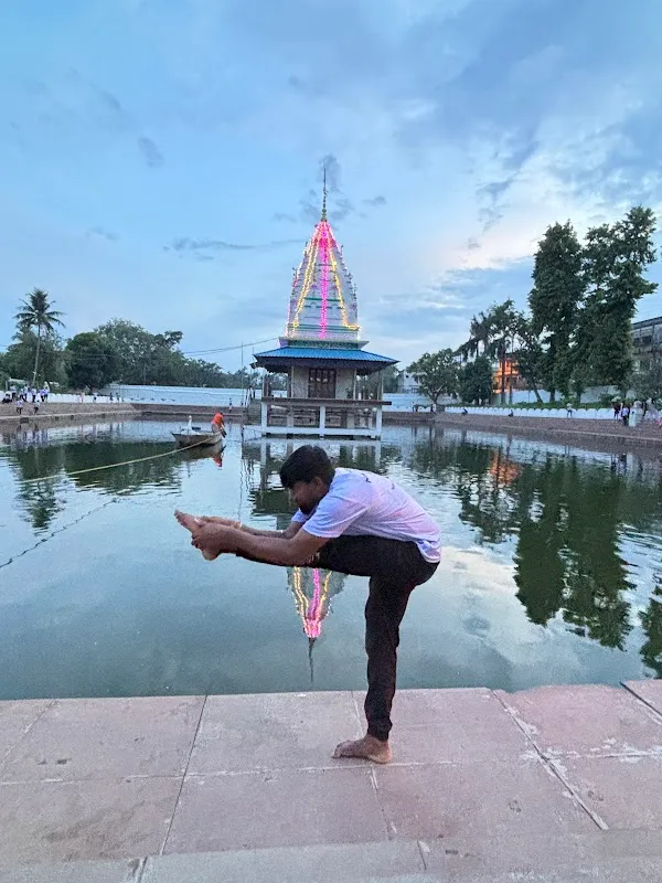 Yog chitralaya