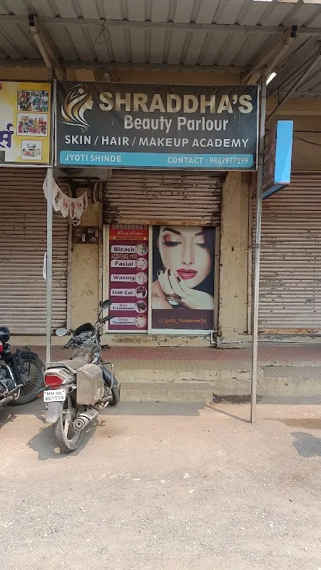 Shraddha Beauty Salon & Academy| Bridal expert in Kalyan