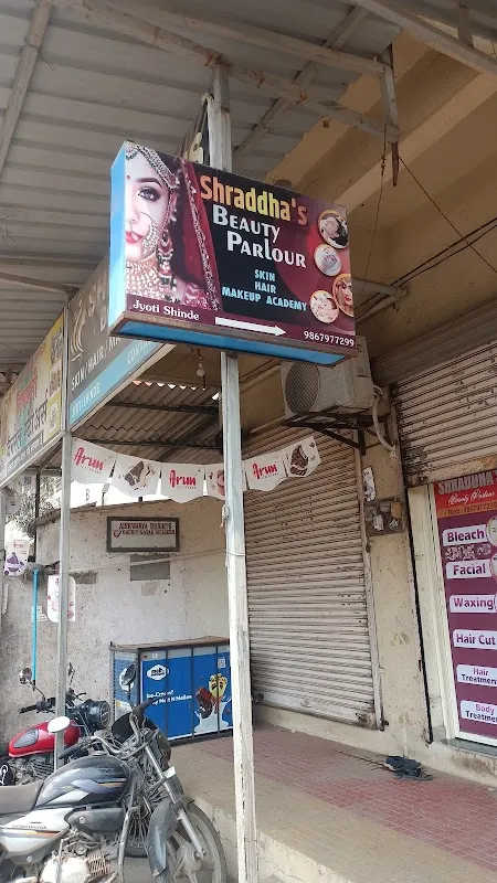 Shraddha Beauty Salon & Academy| Bridal expert in Kalyan