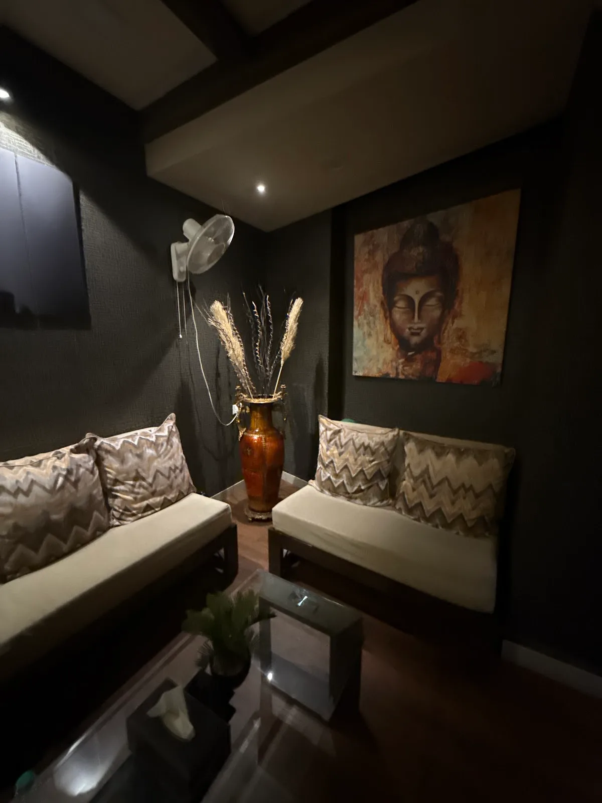 Eden Aisle Spa Baner