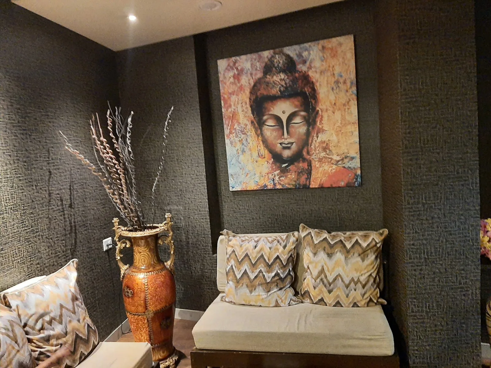 Eden Aisle Spa Baner