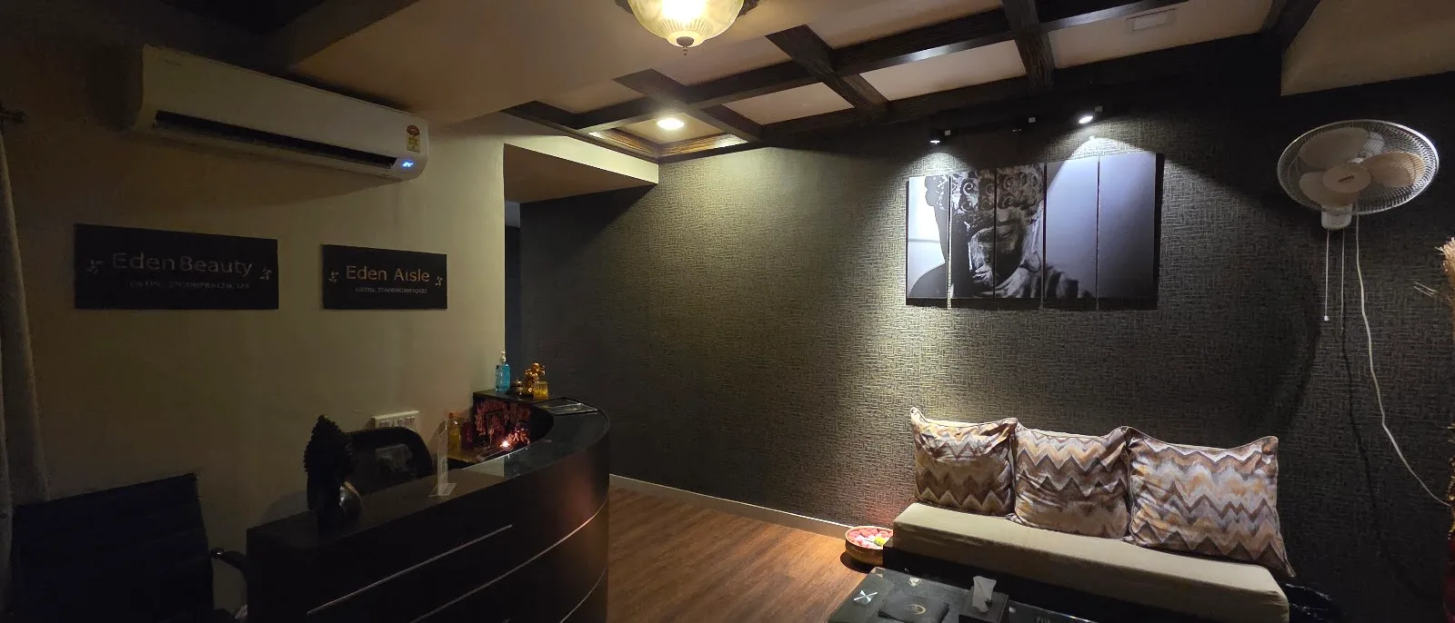 Eden Aisle Spa Baner
