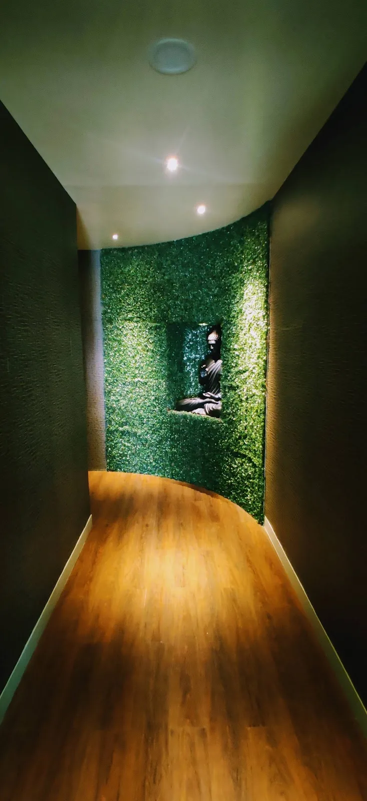 Eden Aisle Spa Baner