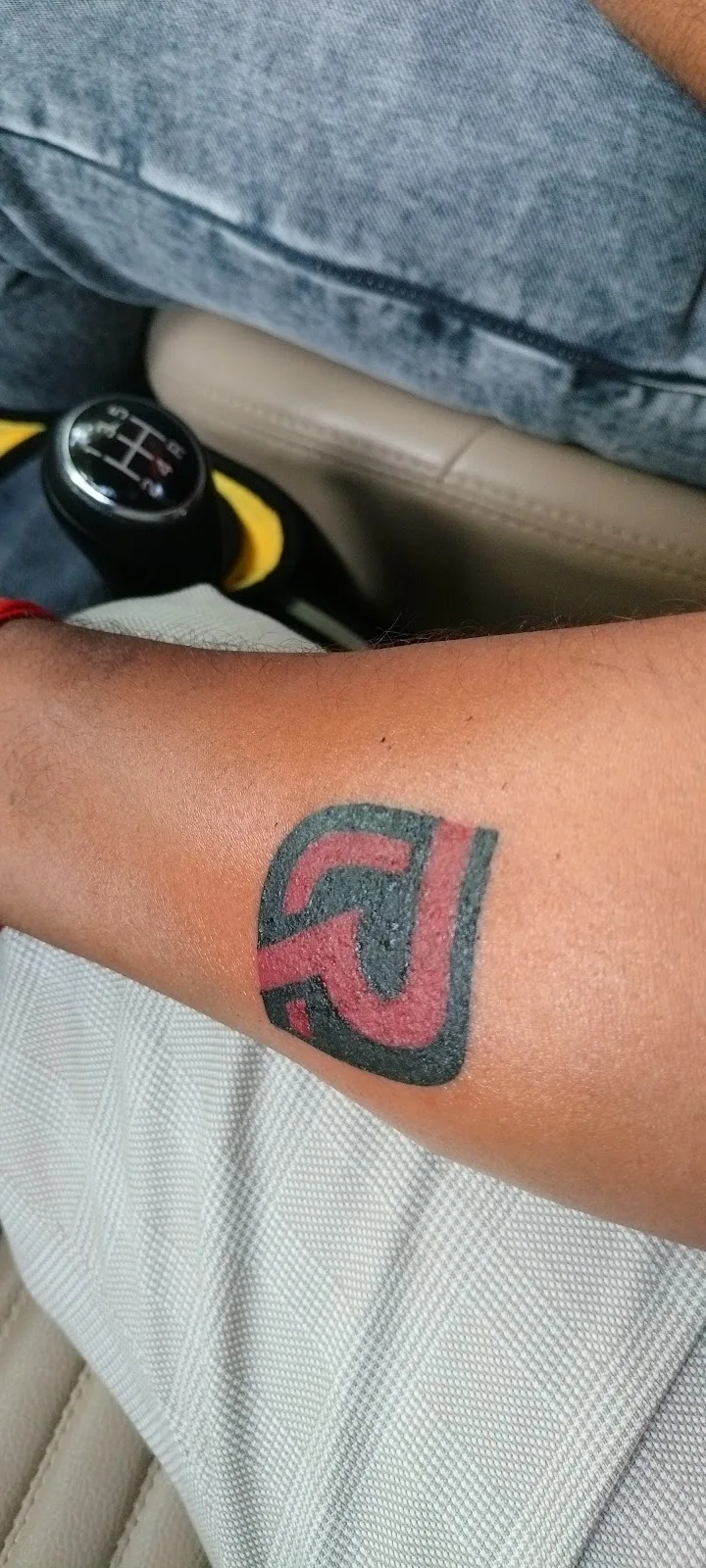 Anuj Tattoo and Mehandi Art