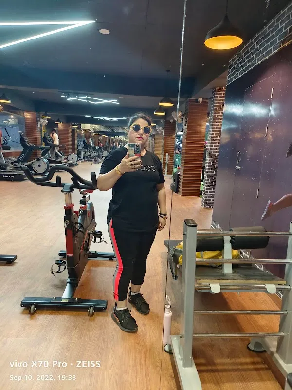 CURLFIT HEALTH CLUB