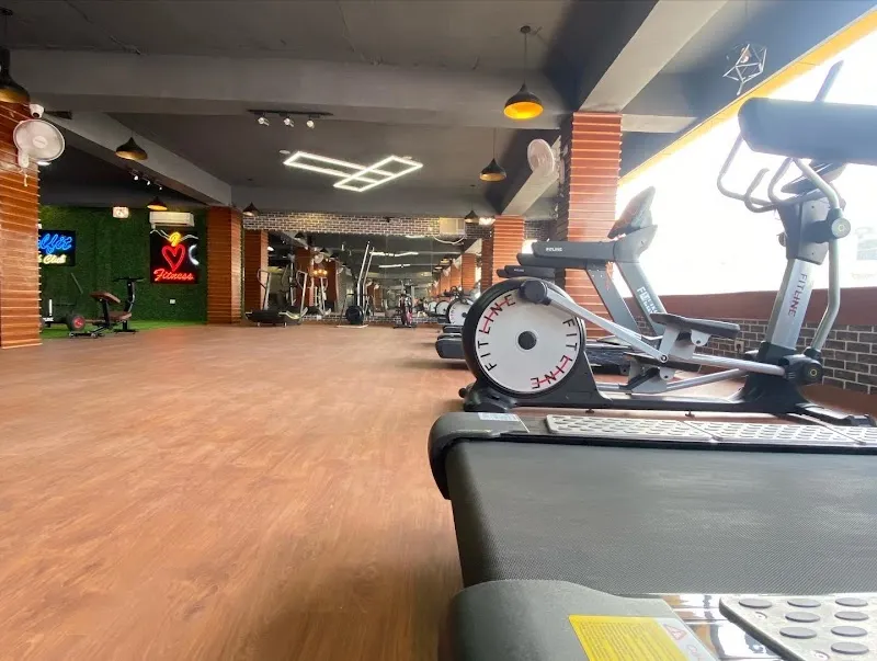 CURLFIT HEALTH CLUB