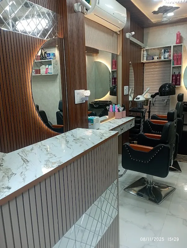 Diva's Beauty Salon & Academy - Malad