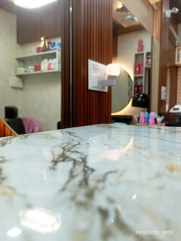 Diva's Beauty Salon & Academy - Malad