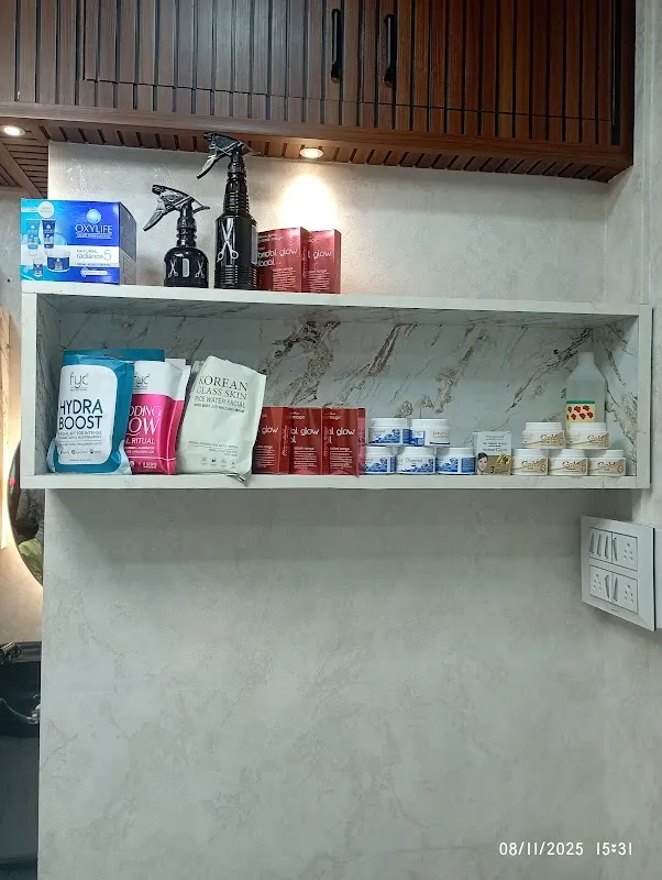Diva's Beauty Salon & Academy - Malad