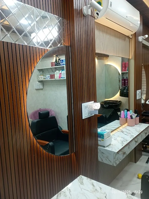 Diva's Beauty Salon & Academy - Malad