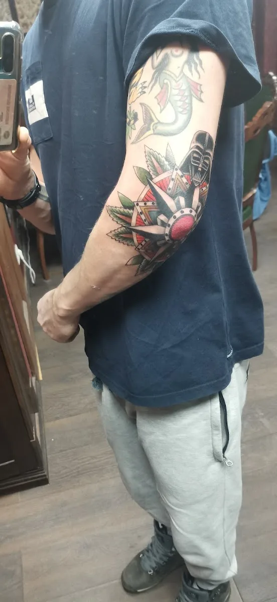 Dmitriy Rechnoy Tatoo Studio